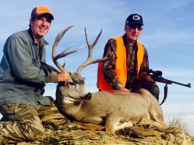 Guides Deer Hunts Wyoming Outfitters Guide Mule Deer