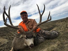 guided deer hunts wyoming outfitters
